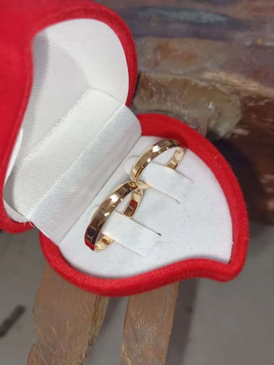 Par de Alianças em Ouro 18k - Modelo Chanfrado Semi Anatômico - Foto 2
