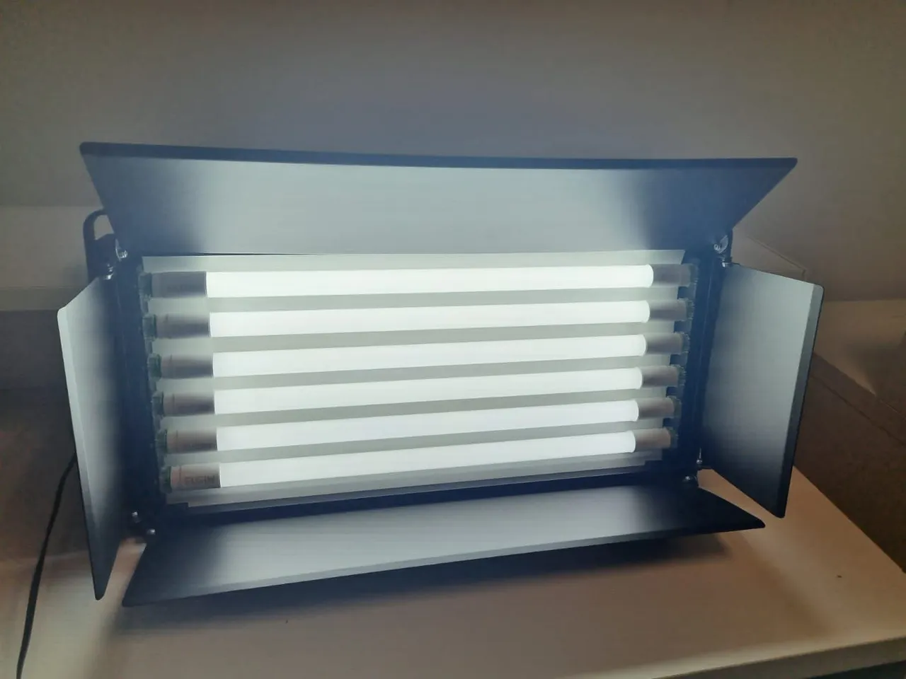 Painel de Luz Fluorescente para Estúdio - Iluminação Profissional