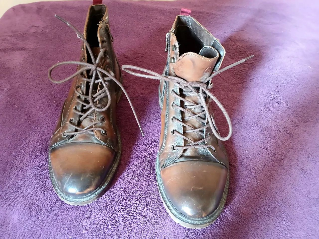 Bota couro legítimo masculina CNS sem uso.  