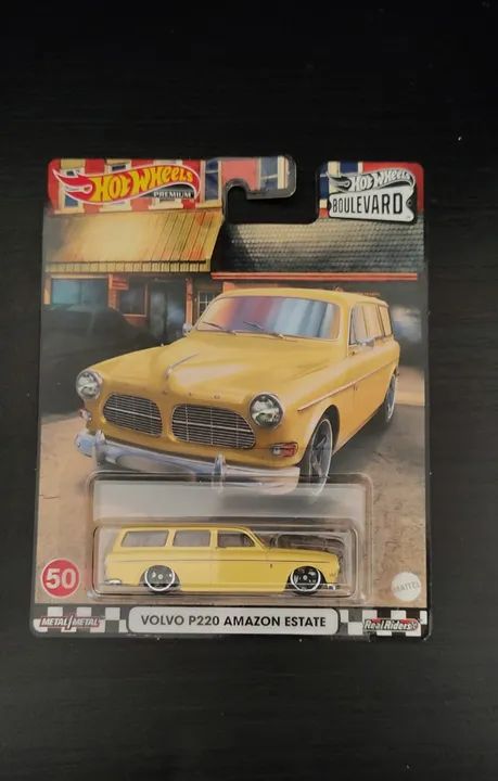 Hot Wheels - Volvo P220 Amazon Estate - HCR13