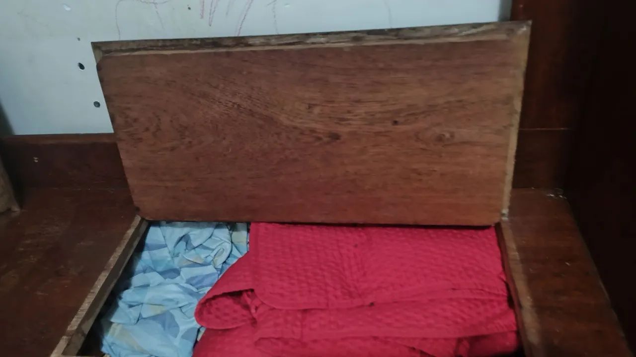 Cabeceira com gavetas e baú  - Foto 3