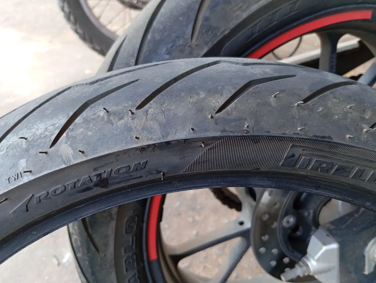 Pneu Pirelli Diablo Rosso III - Moto