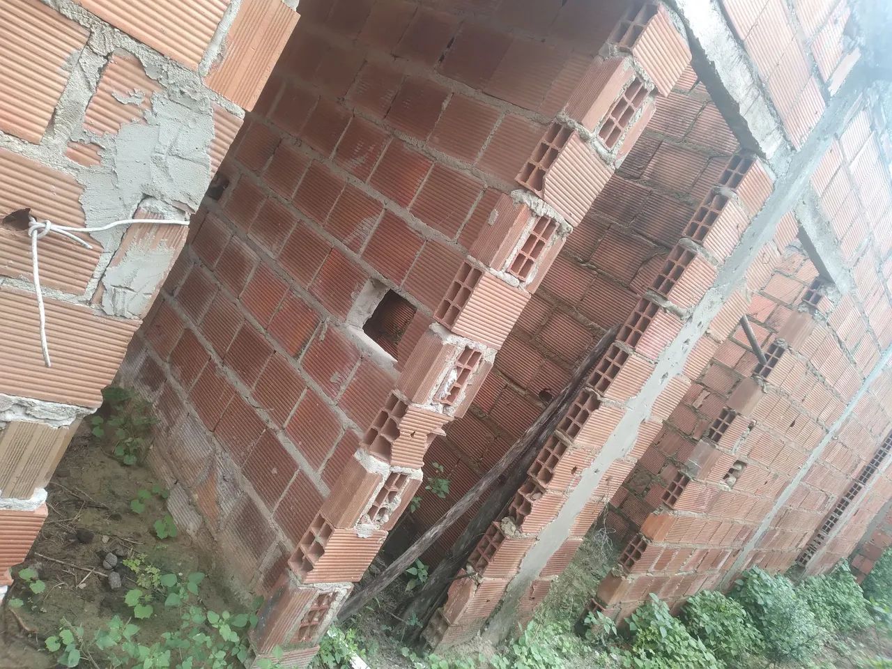  Terreno com casa  construção  - Foto 2