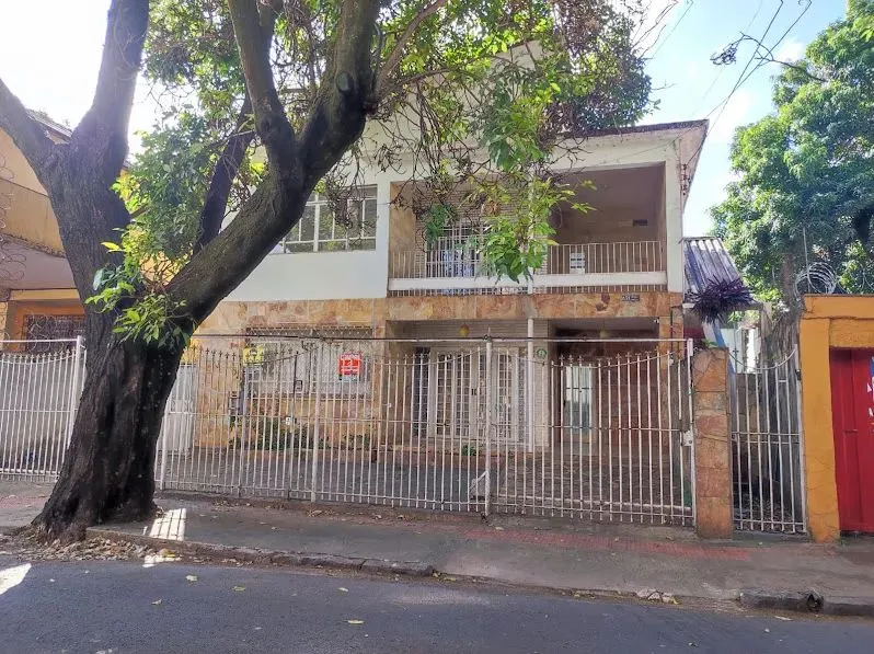 Apartamento para venda possui 560 metros quadrados com 9 quartos