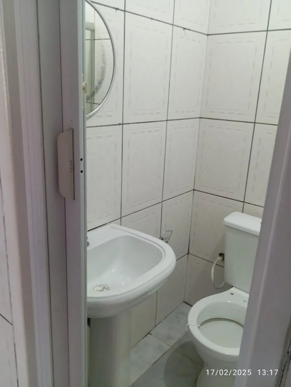 ALUGO CASA (FUNDOS) EM JARDIM DO VALE - 2 QUARTOS - R$ 1.100,00 - Foto 3