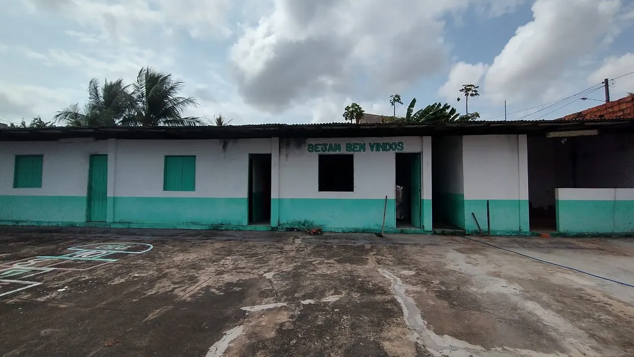Prédio comercial para Venda ou Aluguel .