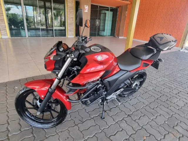 Fazer 250 Novinha com Acessórios - Financio até 100%