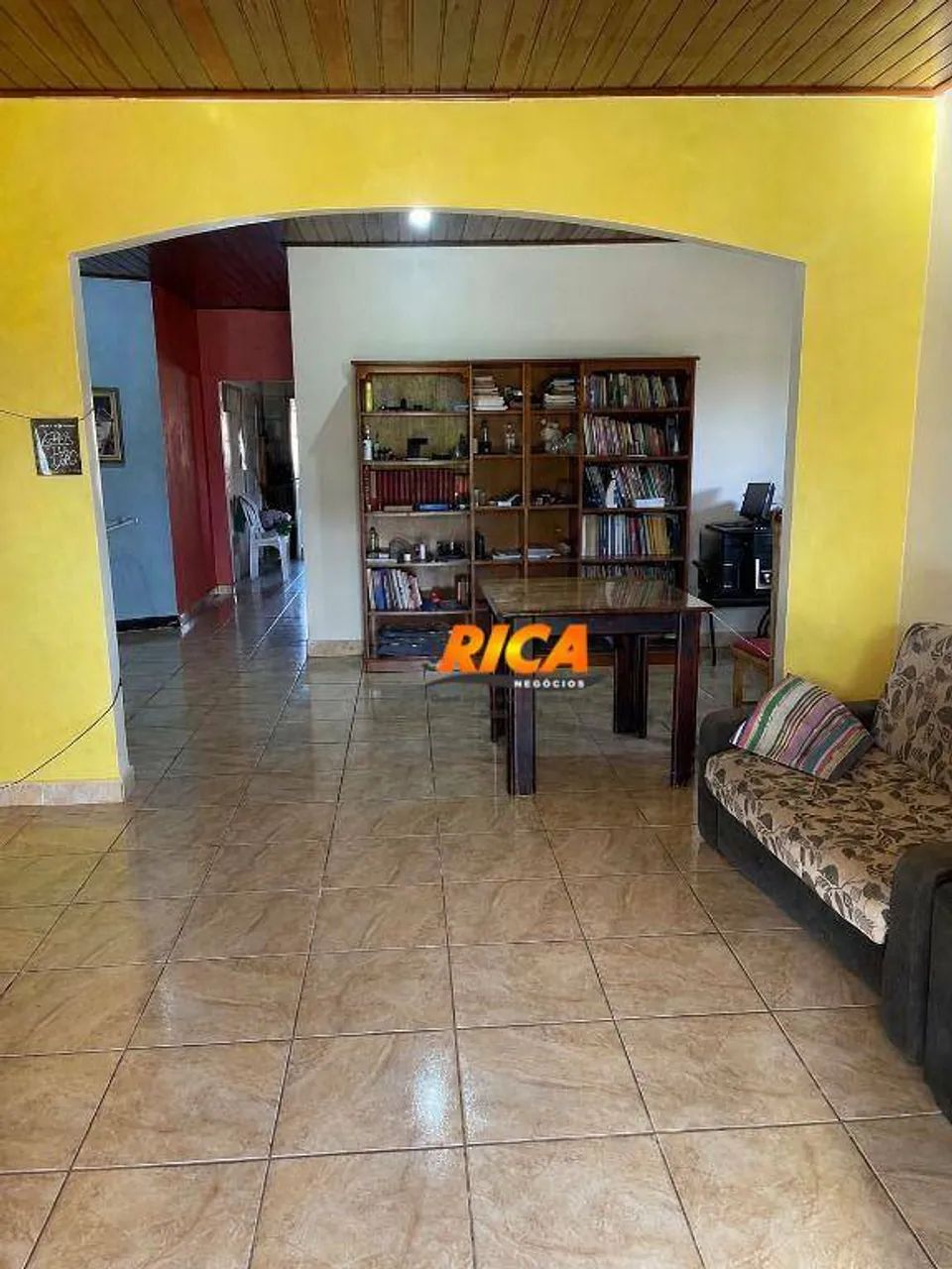 Excelente casa no Condomínio Vila Eletronorte com 3 quartos, sendo 2 Suítes e amplo quinta - Foto 5
