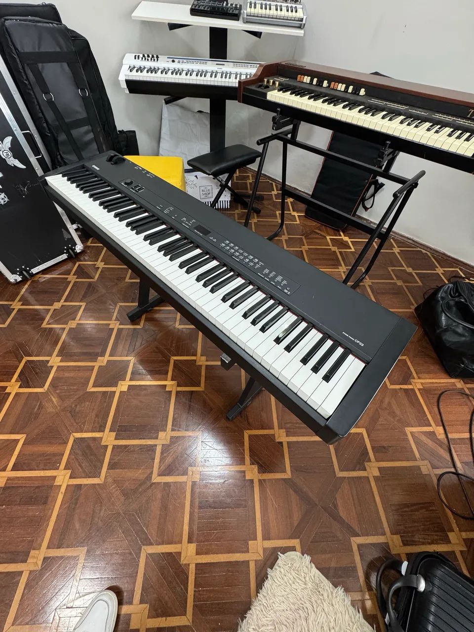 Stage Piano Yamaha CP33 - Instrumentos musicais - Jardim das