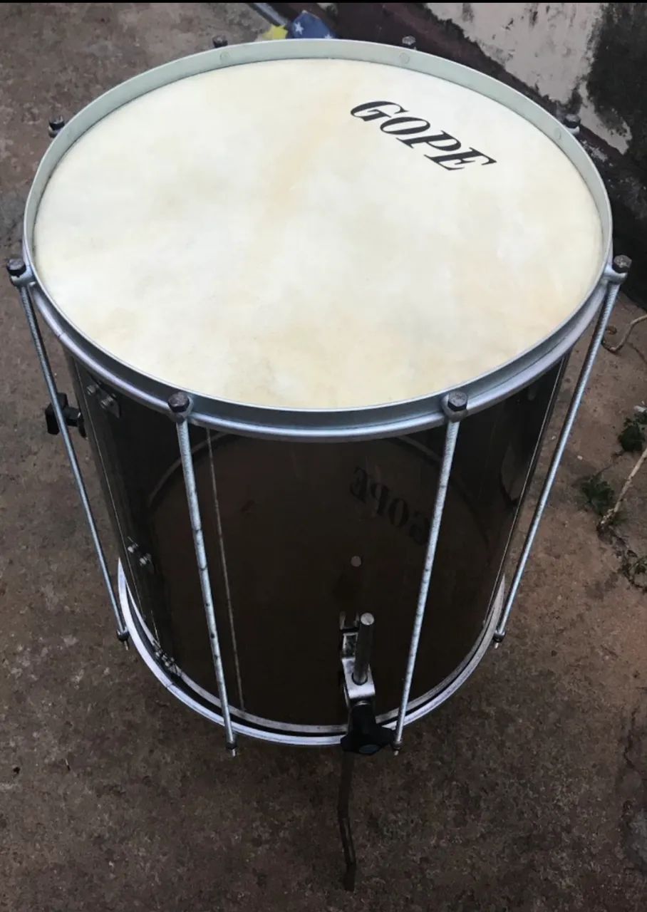 Surdo em acrílico e couro
