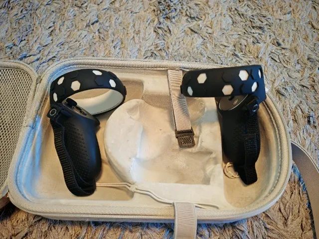 Meta Quest 2 (Oculus) - Óculos de Realidade Virtual com 2 controles, funciona sem PC - Foto 3