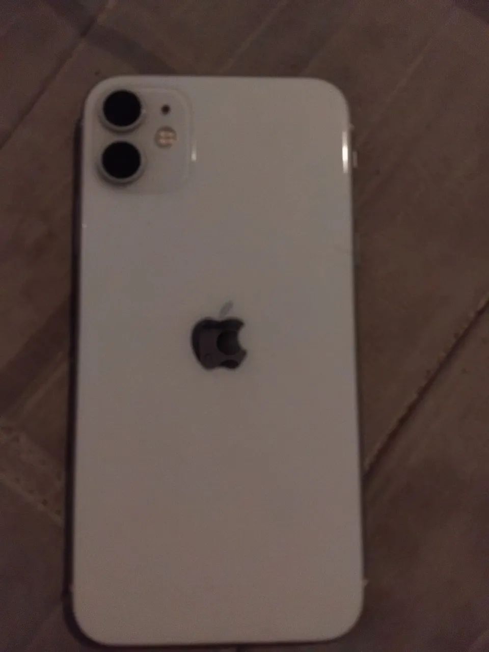 Iphone 11 64gb branco zerado face id funcionando  - Foto 2