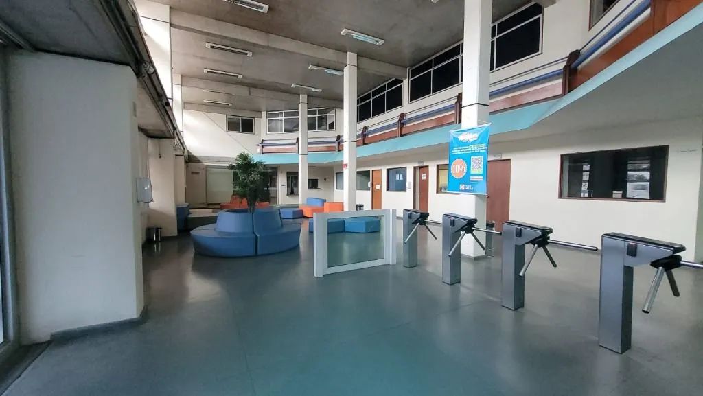 Prédio comercial para locação na Avenida Vitória