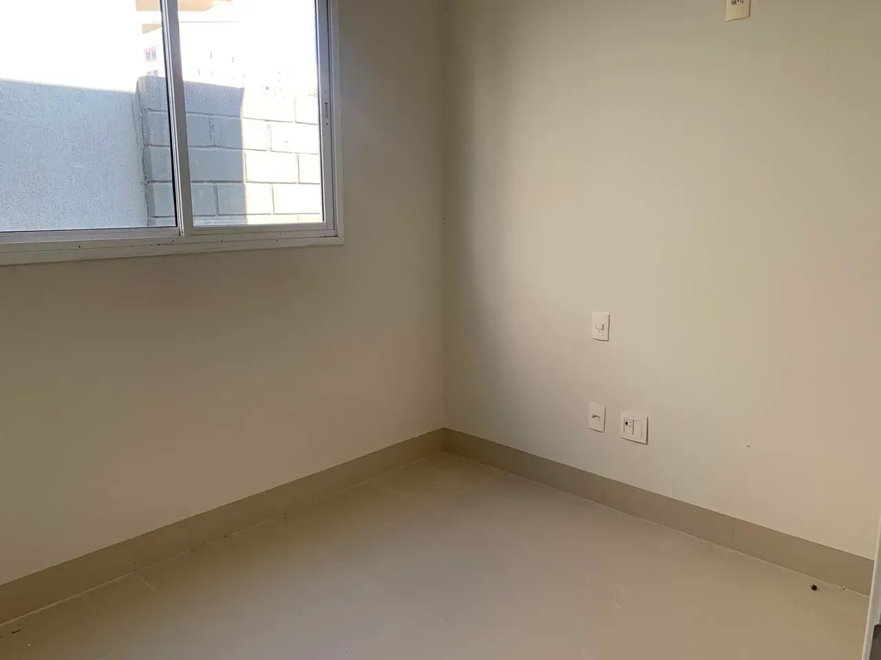 Ótima casa com jardim e 3 quartos no Condomínio Manhattan - Foto 4