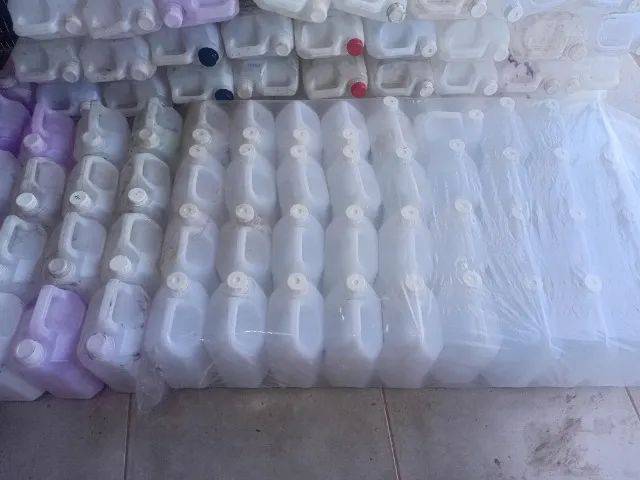 Galão de 5 litros R$ 3.50