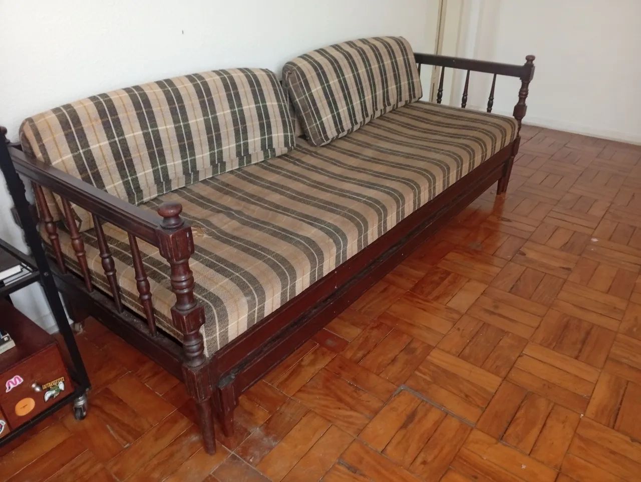 Sofá cama de madeira maciça 