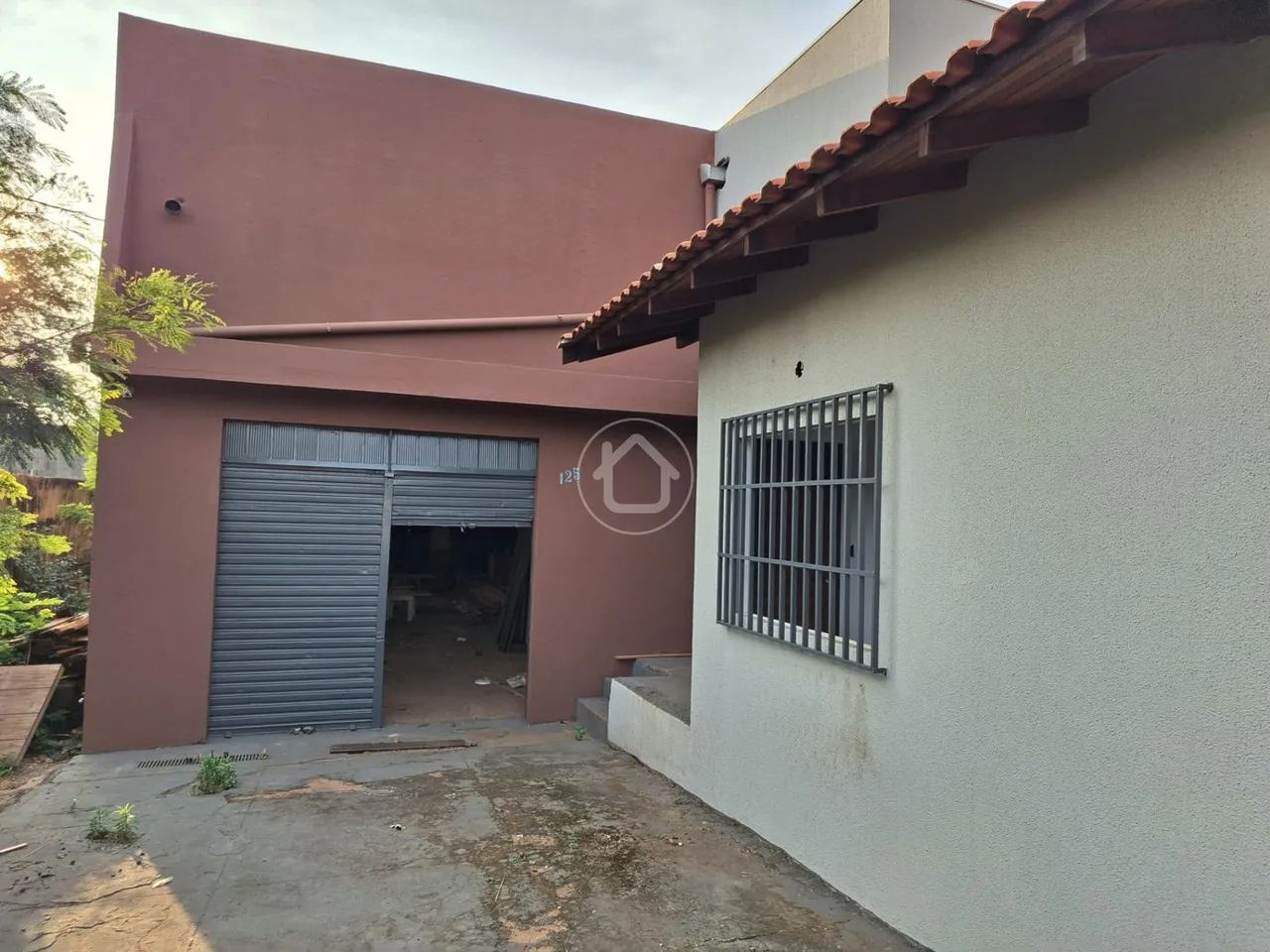 BARRACÃO COM SALAS E ÓTIMA LOCALIZAÇÃO - Foto 3