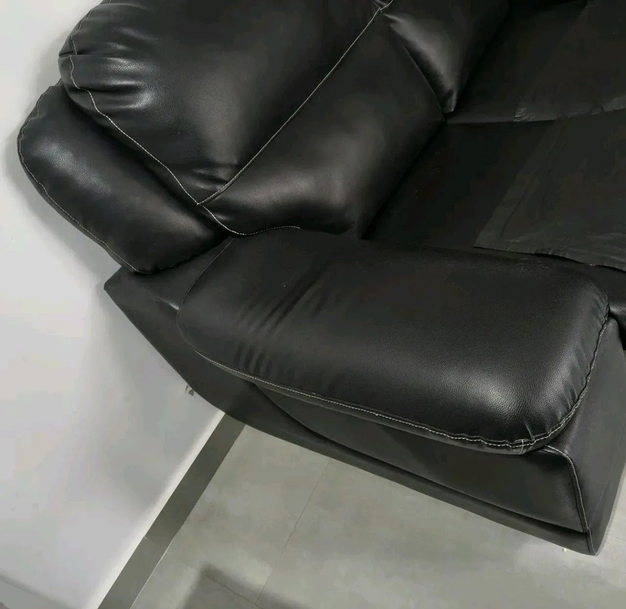 Vendo sofá dois lugares 
