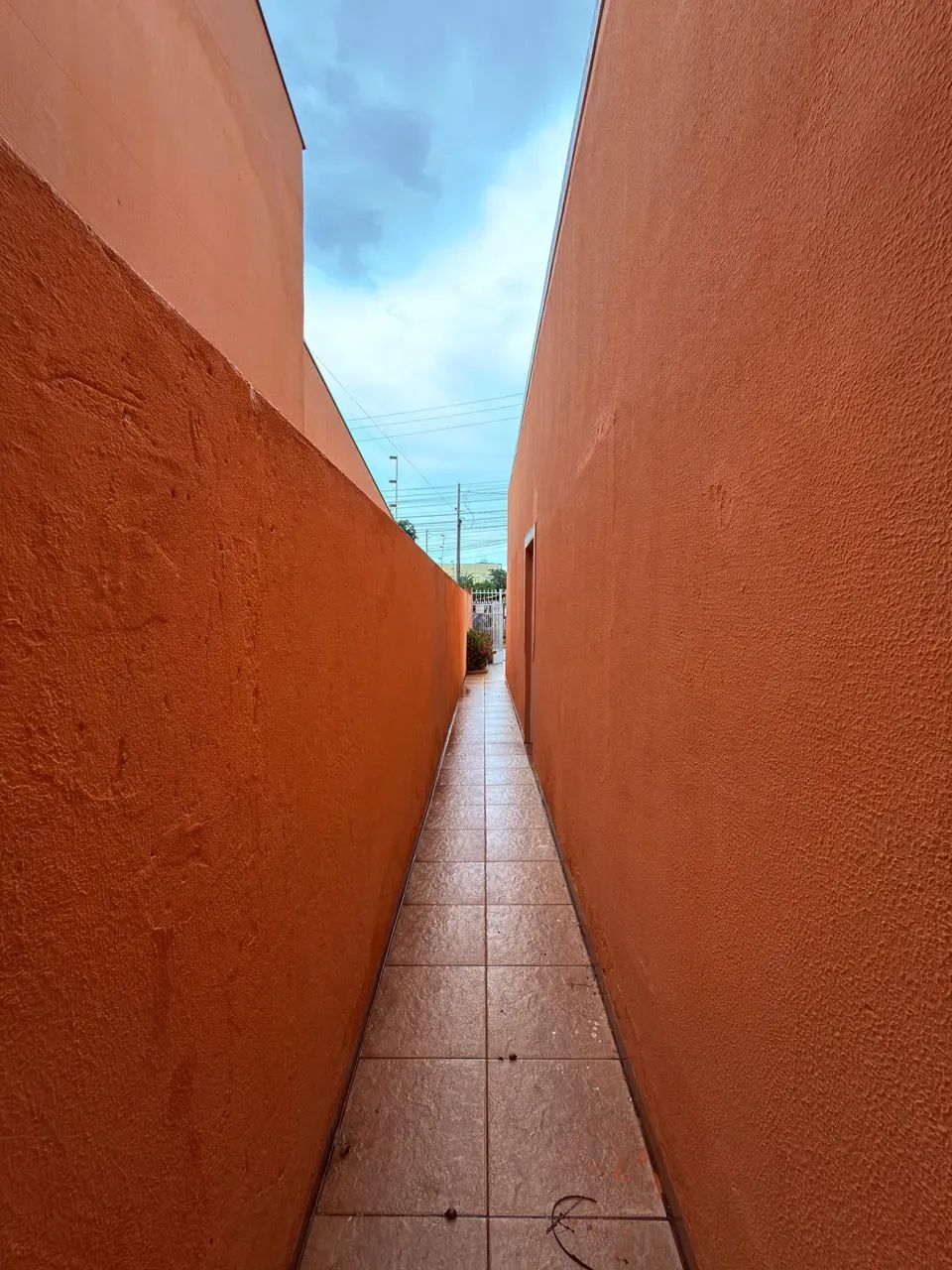 CASA PÚBLICA CENTRO DE VÁRZEA GRANDE, 2 QUARTOS, C/ CHURRASQUEIRA E EDÍCULA, ATRÁS AMERICA - Foto 10