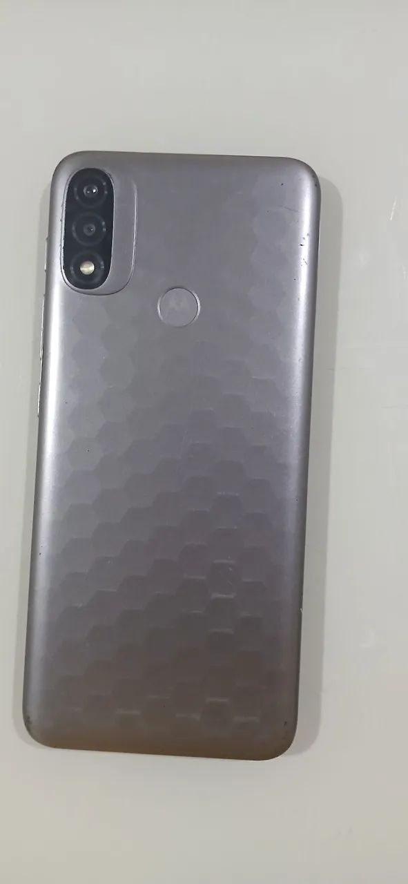Moto e20, para com o display queimando  - Foto 2