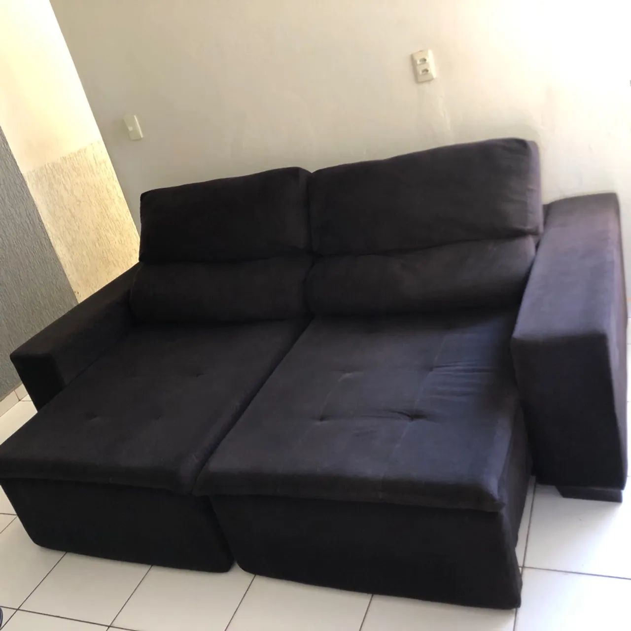 Sofá retrátil preto - 2,40m  - Foto 2