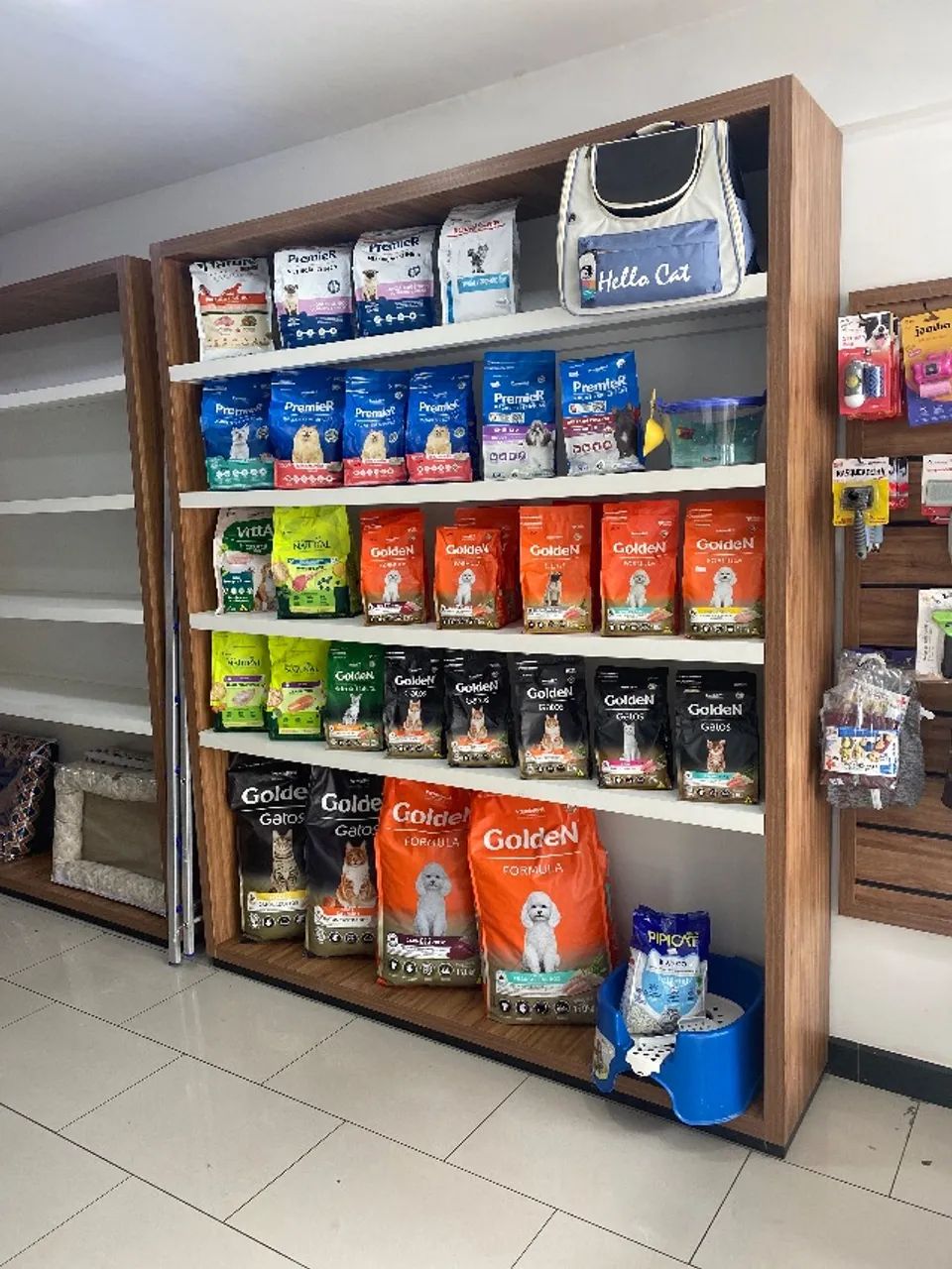 Estante expositores em MDF