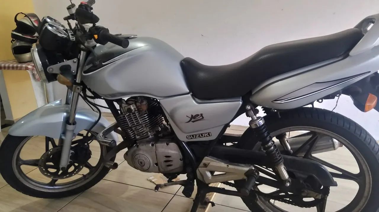Moto bem conservada