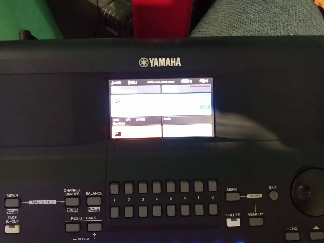 Teclado SX 600 usado em excelente estado de conservação já programado com pack VG samples. - Foto 3