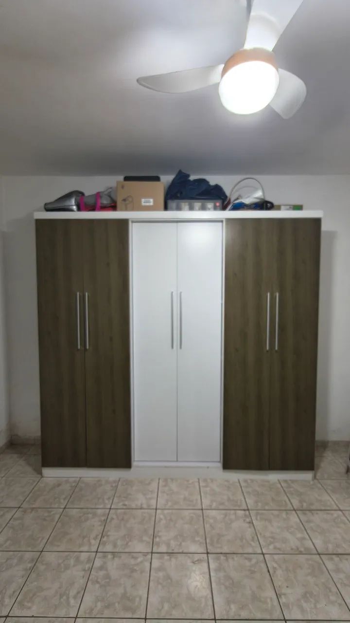 Vendo Guarda-Roupa Casal - 6 Portas
