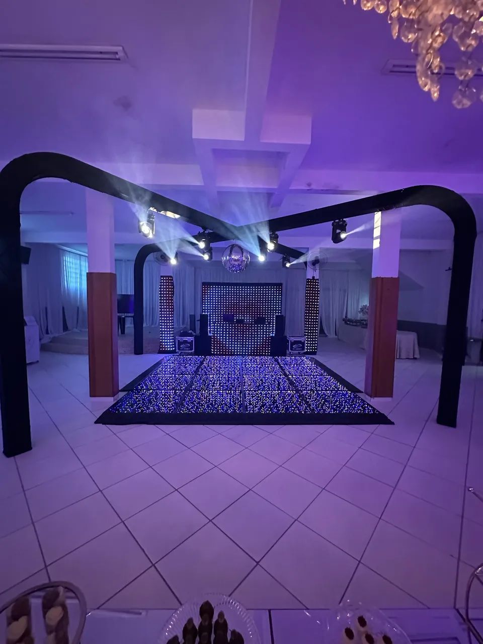 Dj, som e iluminação para eventos 