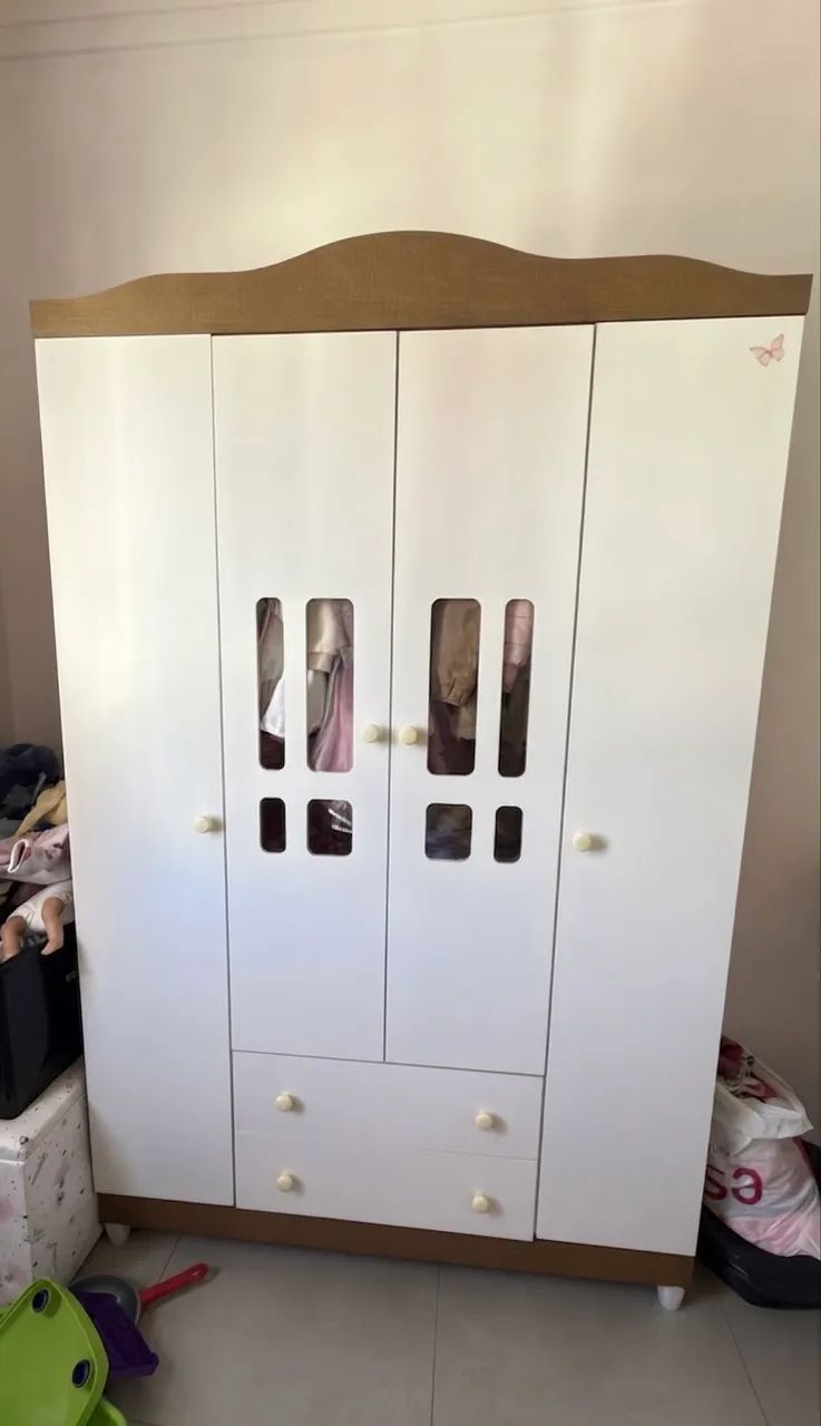 Conjunto Quarto Infantil: Guarda-Roupa, Cômoda e Berço