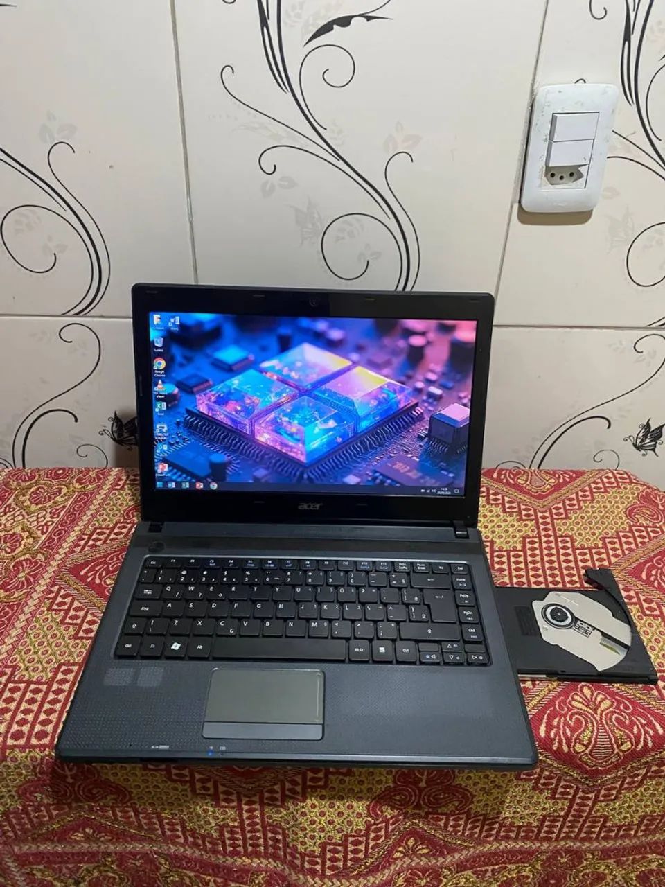 Notebook Acer Intel Core i3 / HD 500GB / 4GB RAM c/ Windows 10