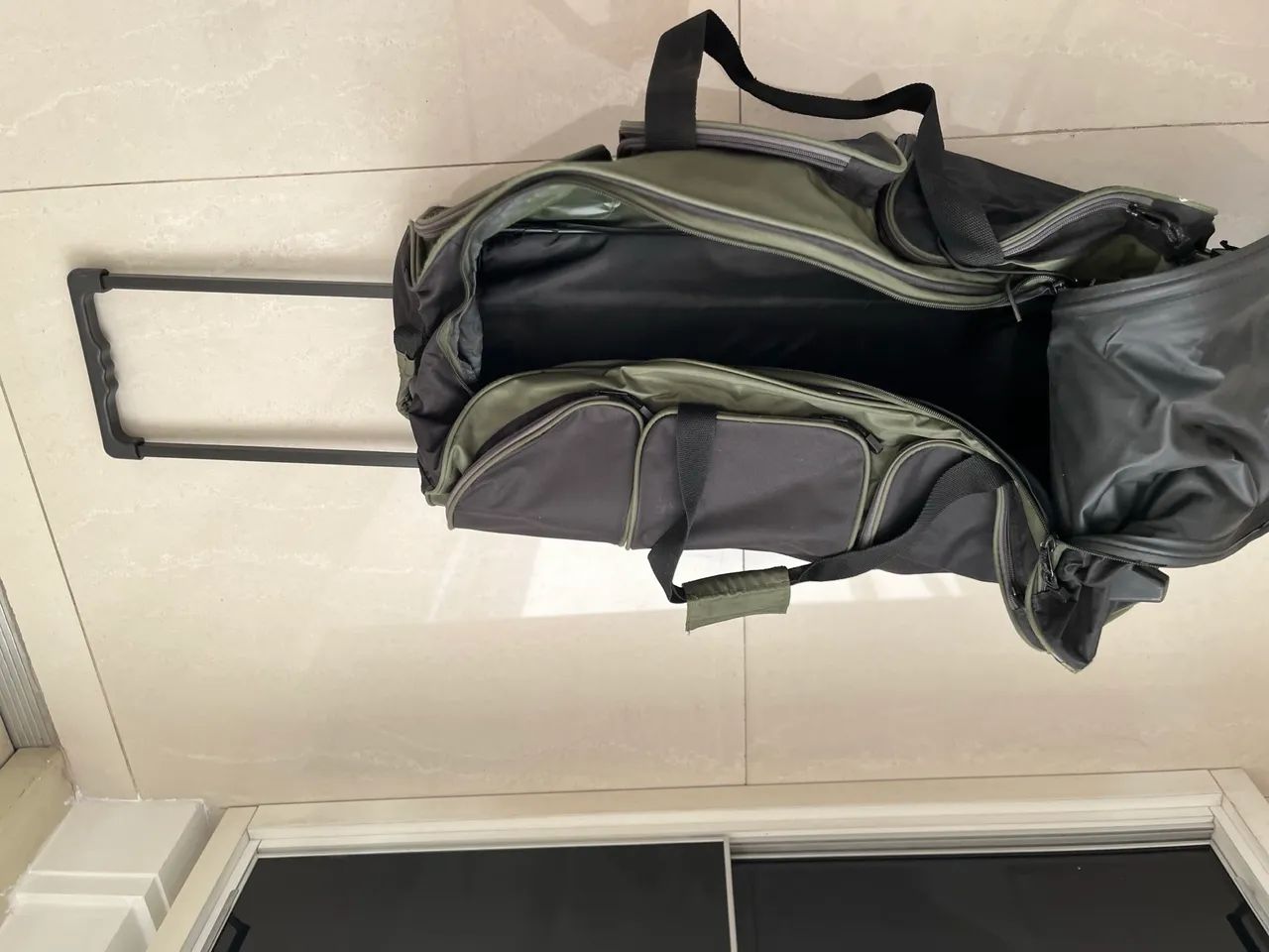 Mala bolsa rodinha grande com bolsos - Foto 4