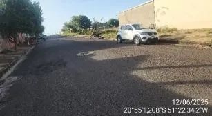 Casa à Venda - Centro, Andradina