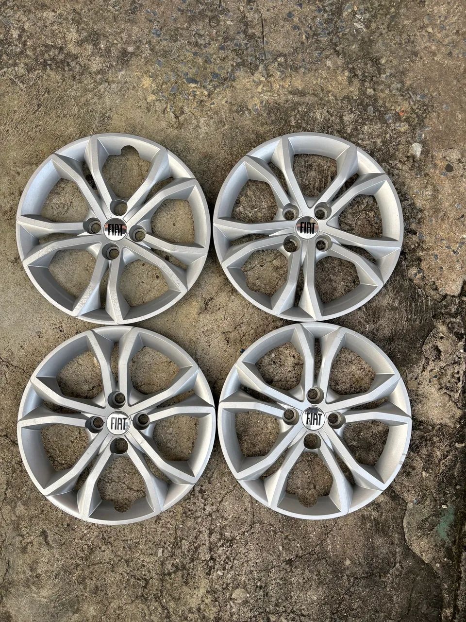 Jogo calotas originais Fiat Argo aro 15 - Foto 4