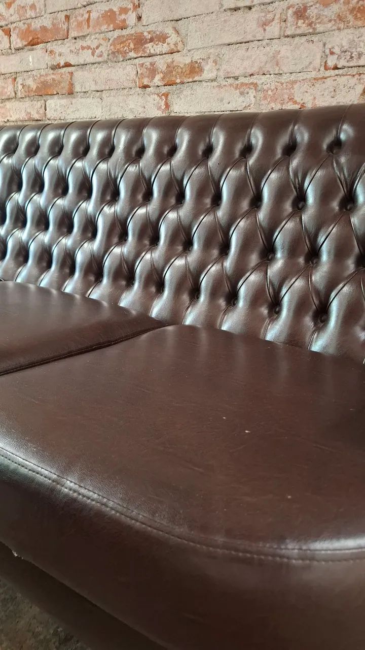 Conjunto chesterfield sofá 3 lugares + 2 poltronas - Foto 3