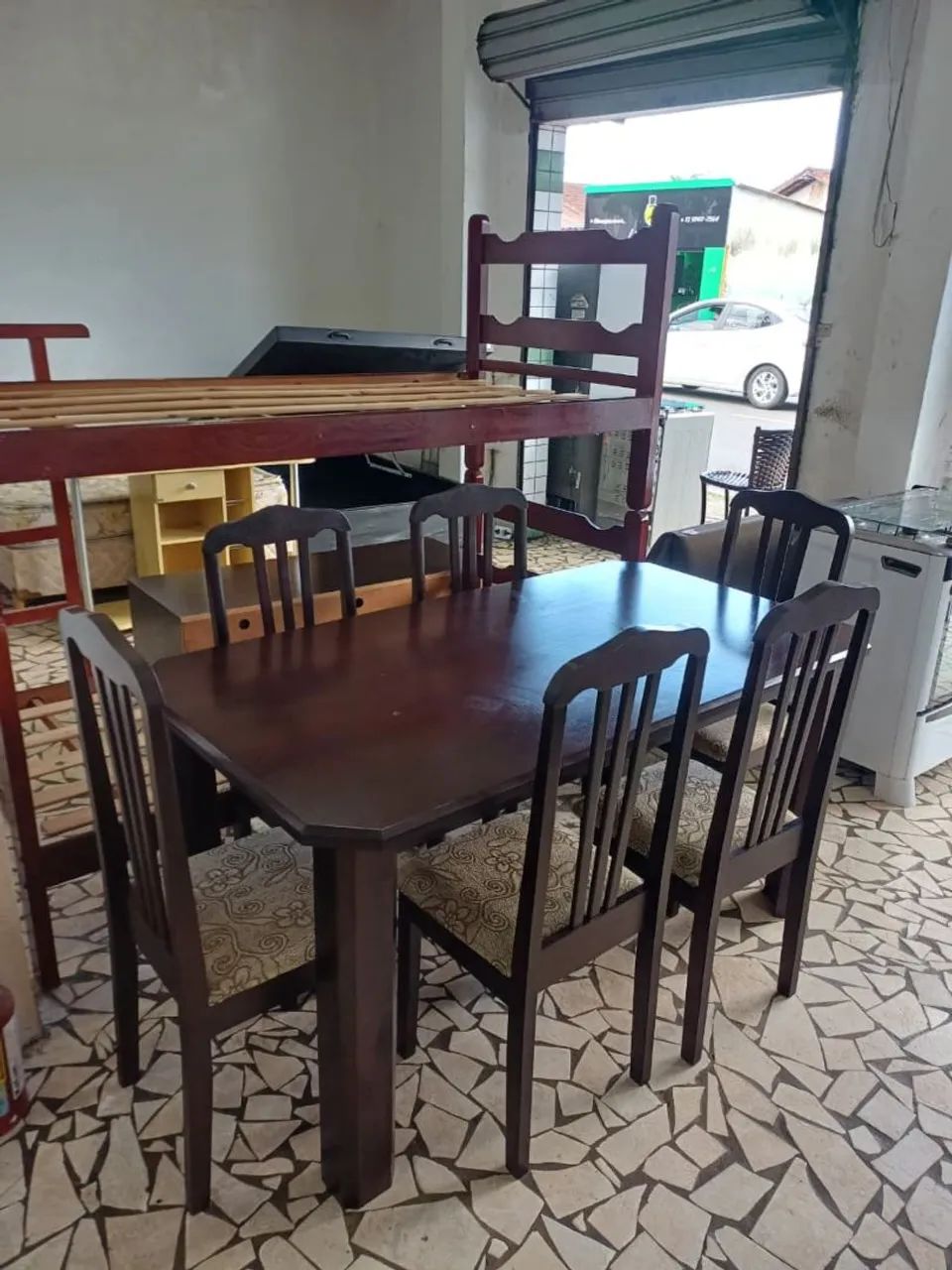 Mesa com 6 cadeiras madeira maciça  - Foto 3