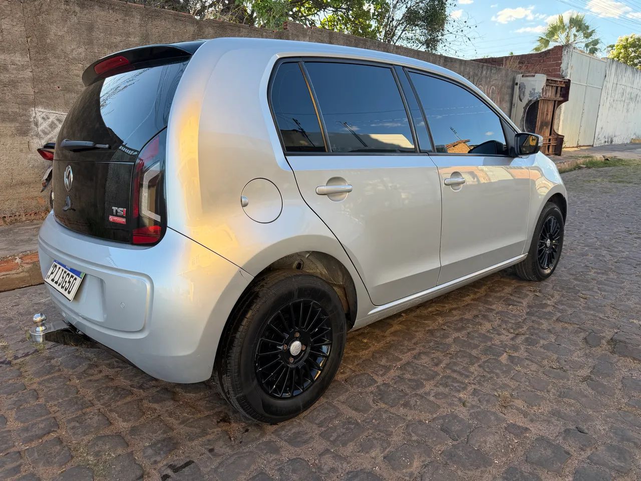 Volkswagen Up! up! move 1.0 TSI Total Flex 12V 5p 2016