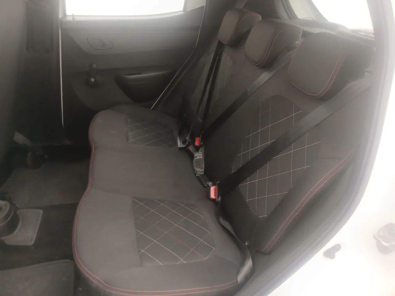 Renault Kwid 1.0 Zen, foto 17 de 18