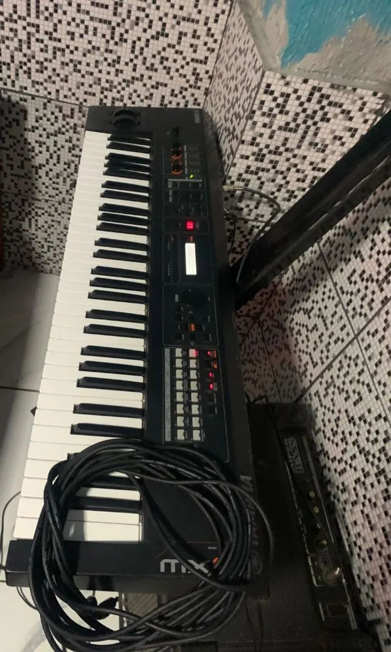 Teclado MX61 