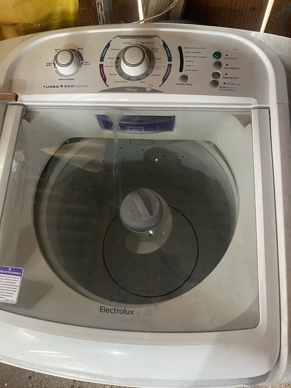 Máquina de lavar roupas 