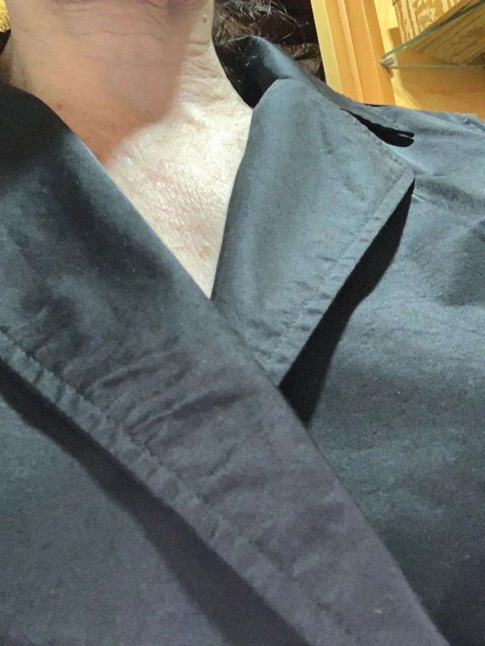 Casaco preto com transpasse e forrado 