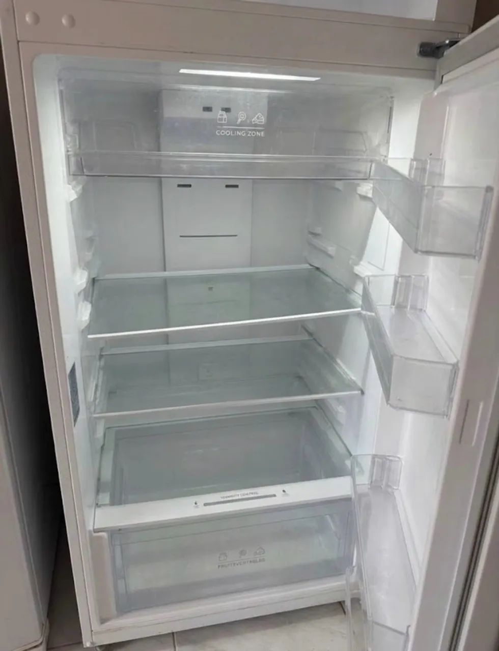 Geladeira Midea