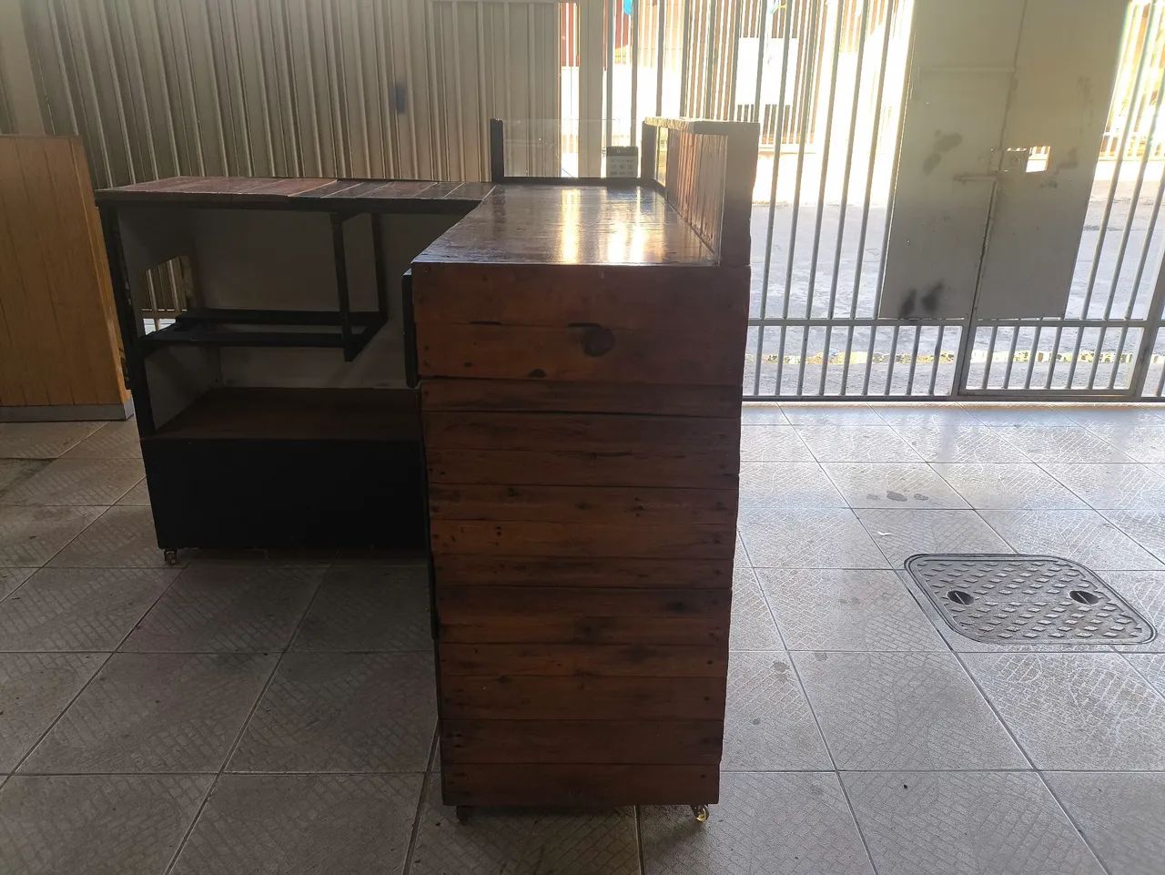 Balcão de palete em L com rodas  - Foto 3