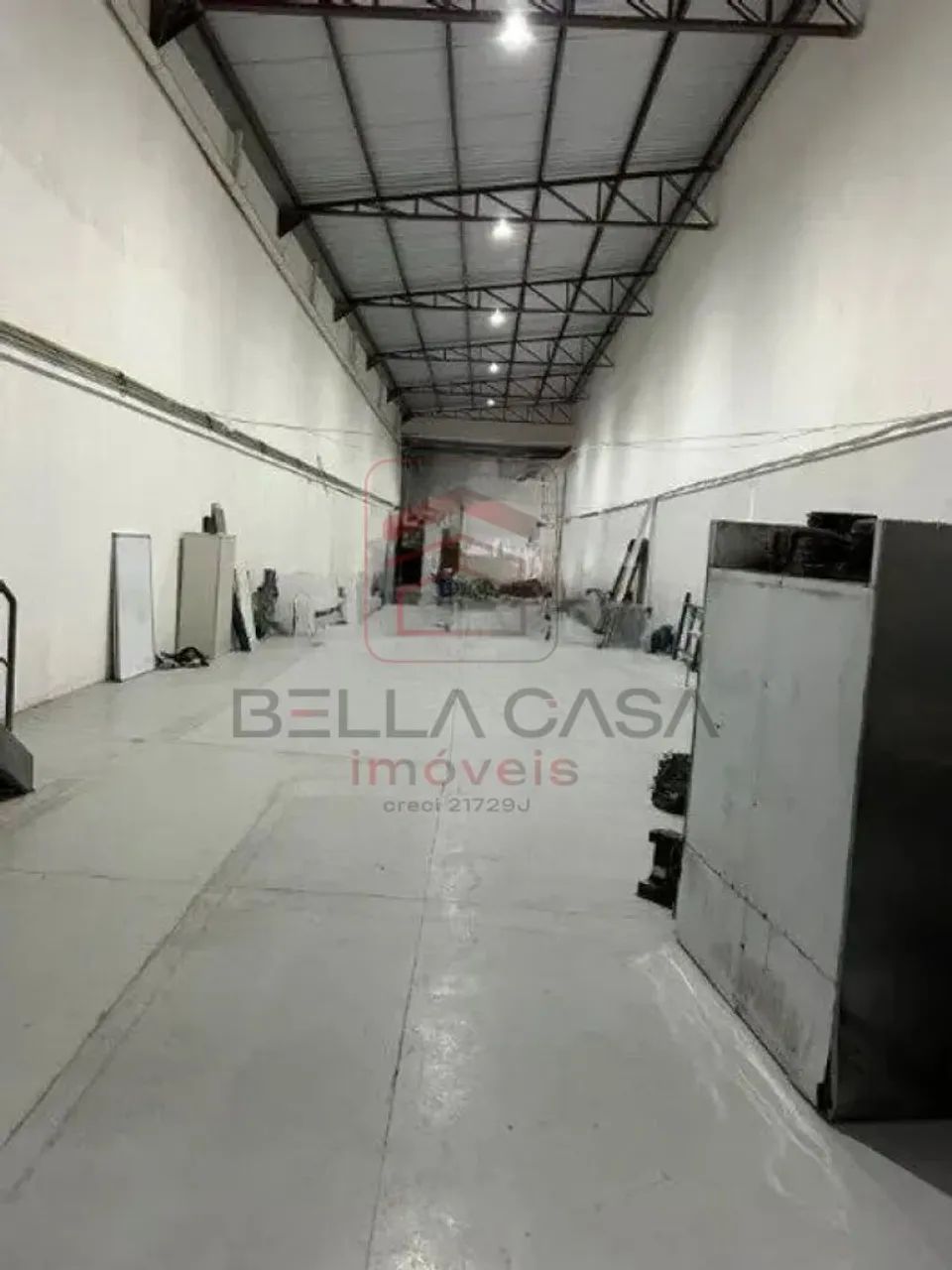 Galpao Bras 600m2 de area construida escritorios vestiarios e estacionamento