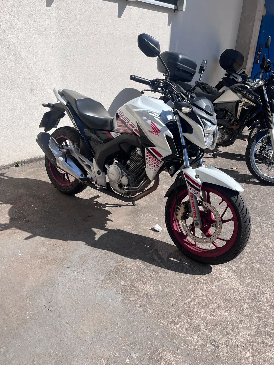 Twister CB 250F