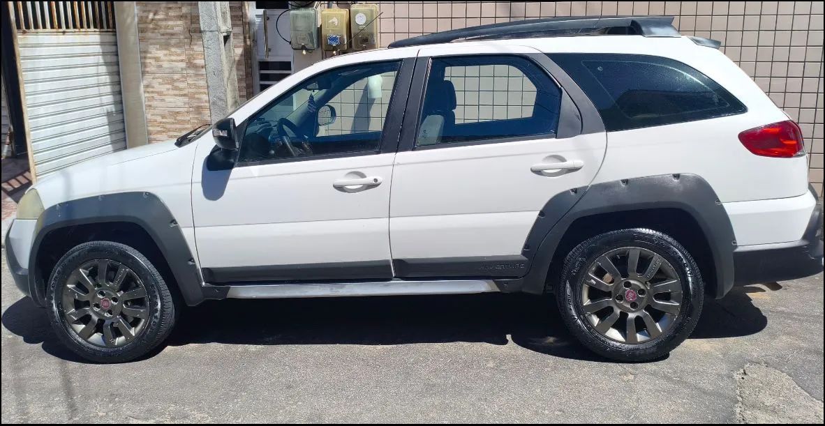 Fiat Palio Weekend Adventure Locker 1.8 Flex 2016 - Foto 2