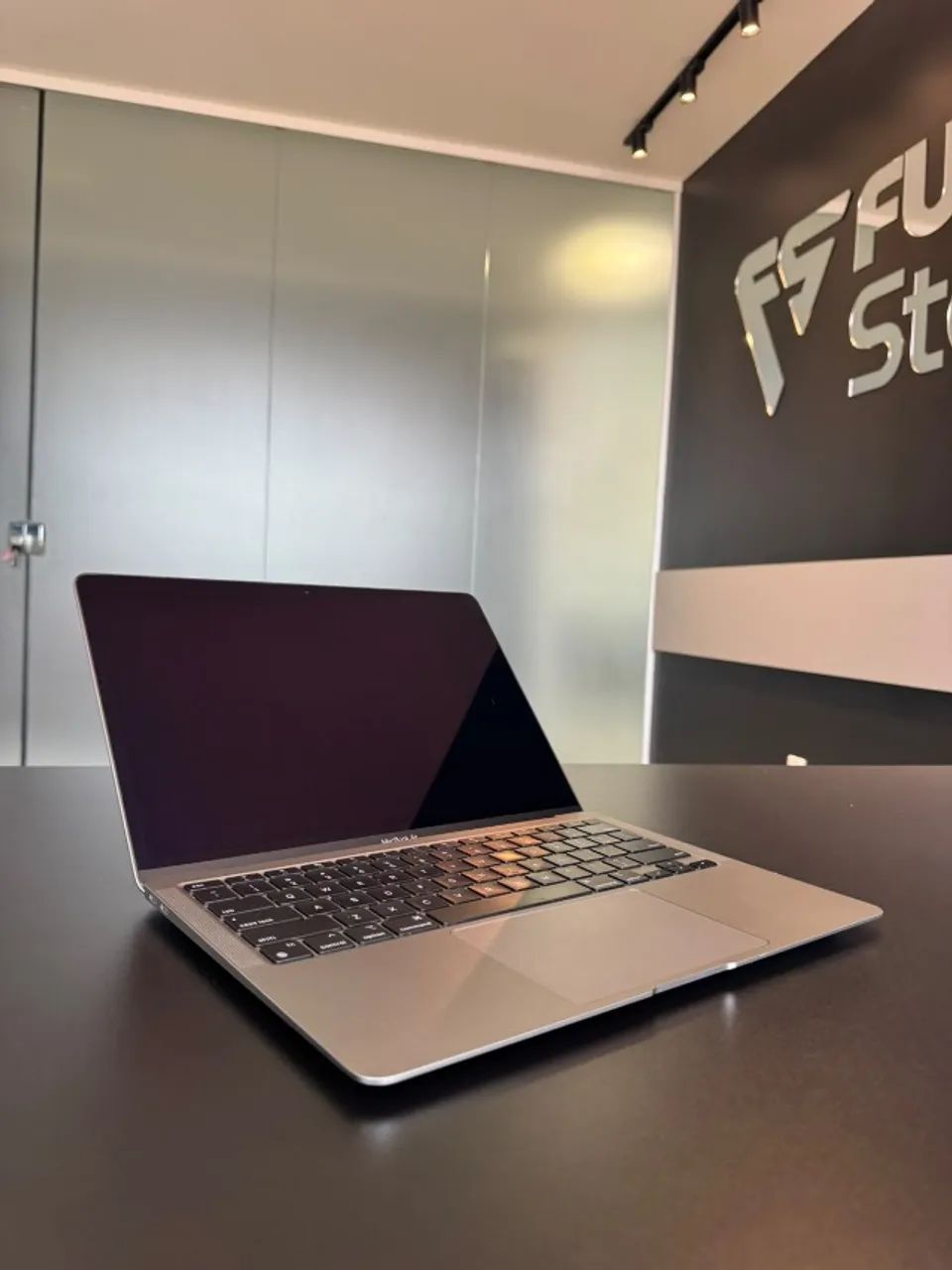 Macbook Air M1 8GB 256GB 13.6'' Space Gray 92% - Foto 4
