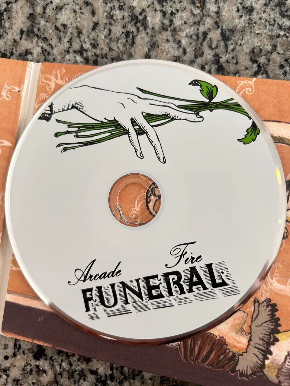 CD Funeral - Arcade Fire IMPORTADO - Foto 4