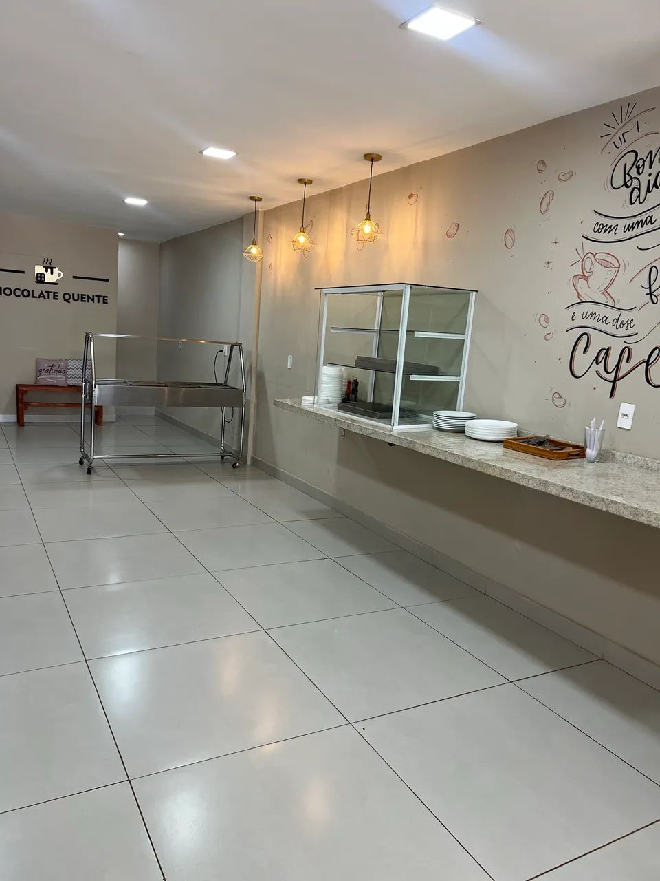 Ponto de restaurante com tudo dentro 